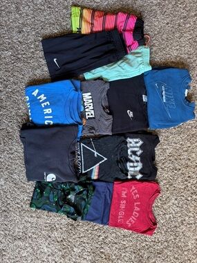 Boys Size 6/7 Bundle - Nike, Carhartt, Huk, All in Motion